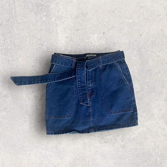 Billabong | EUC Women’s I’ve Simple Indigo Skirt Jean Mini-skirt Size 27 - Picture 2 of 6